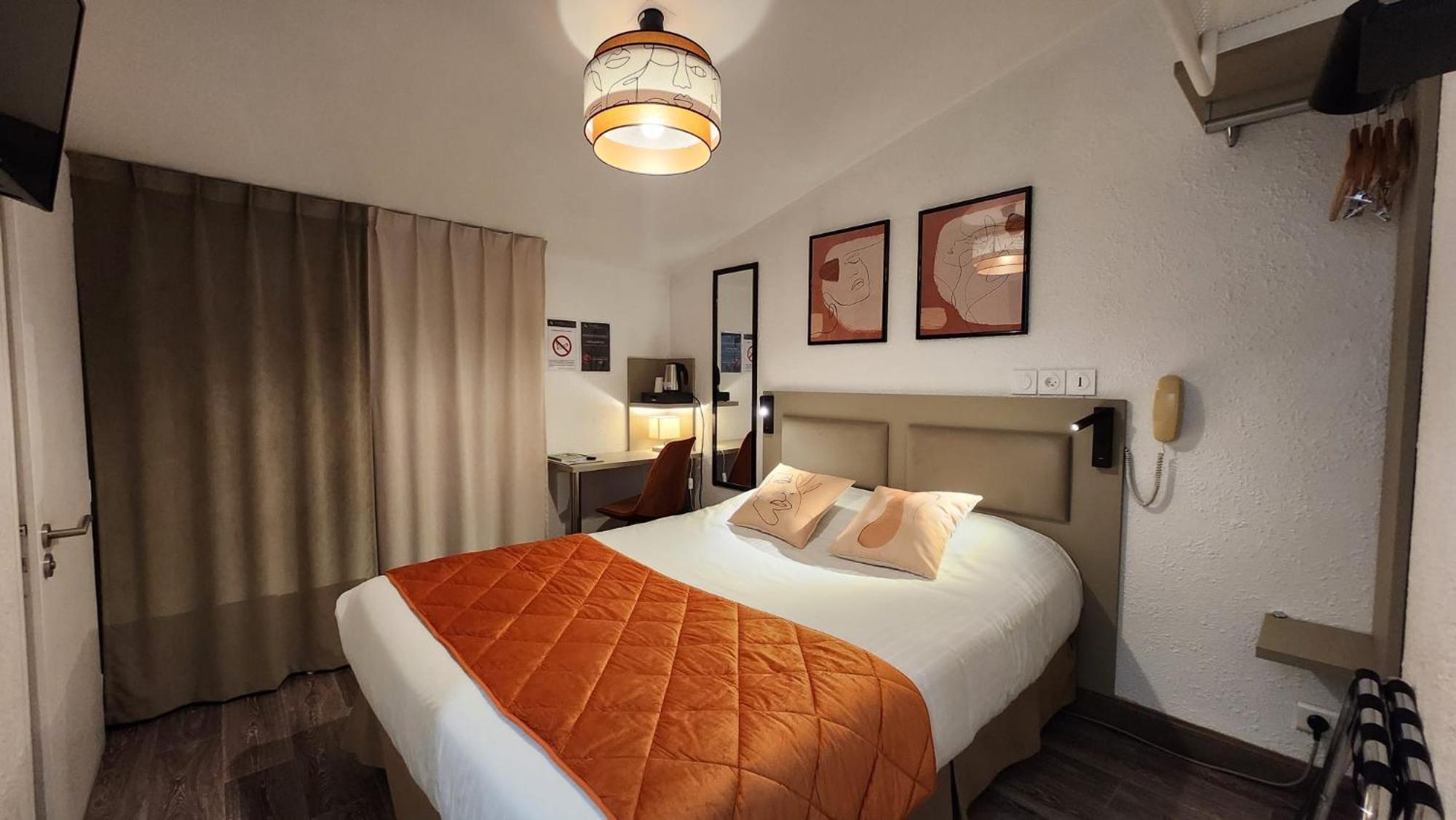 Cit'Hotel Le Cheval Blanc Cognac Centre Εξωτερικό φωτογραφία