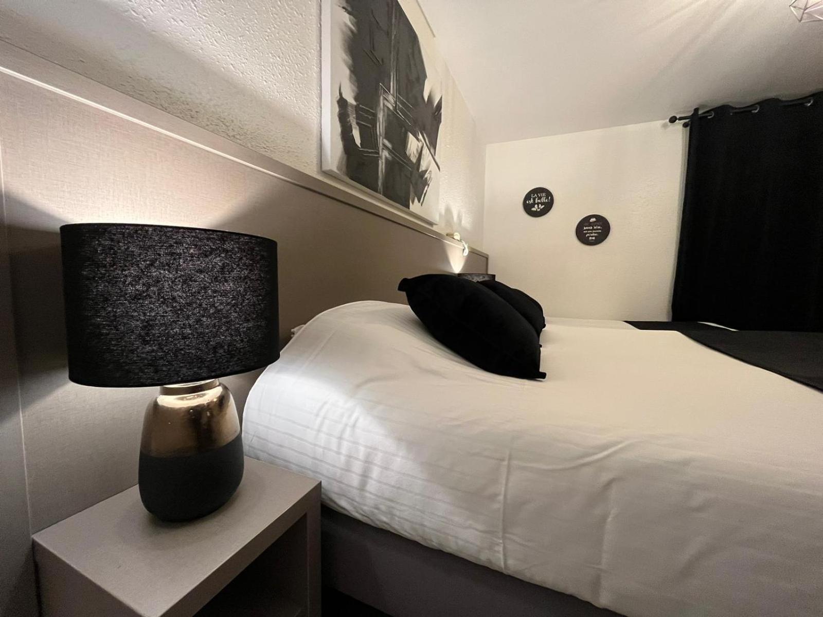 Cit'Hotel Le Cheval Blanc Cognac Centre Εξωτερικό φωτογραφία