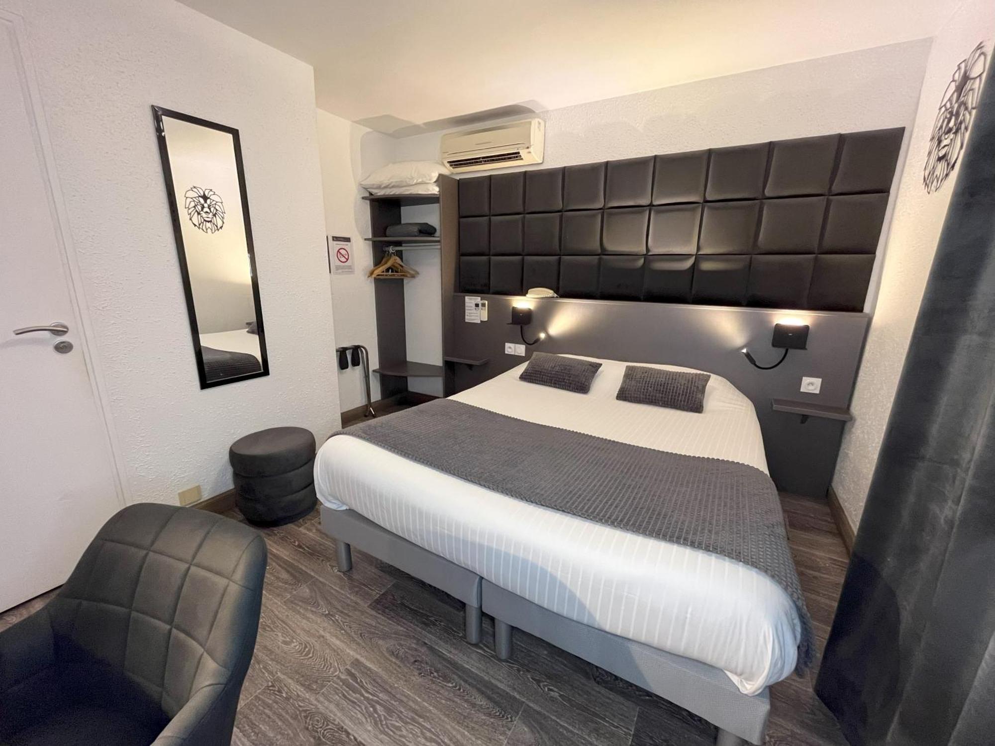 Cit'Hotel Le Cheval Blanc Cognac Centre Εξωτερικό φωτογραφία
